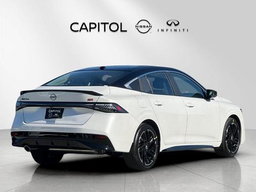 Aspen White / Super Black 2026 Nissan Sentra SR