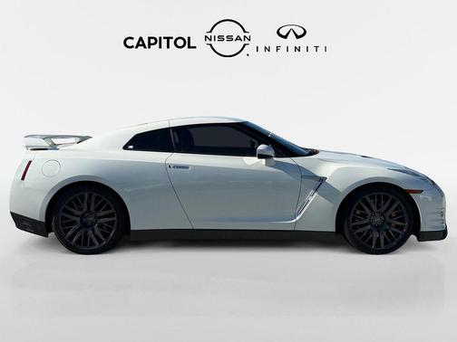 2016 Nissan GT-R Premium