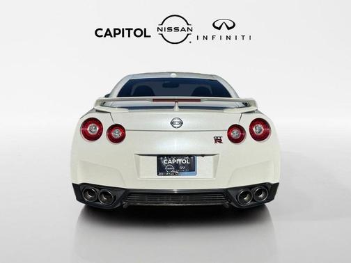 2016 Nissan GT-R Premium