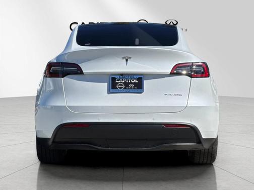 Pearl White Multi 2022 Tesla Model Y Long Range