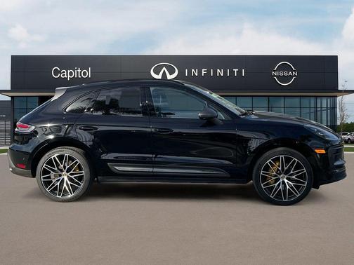 2023 Porsche Macan T