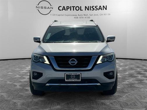 2019 Nissan Pathfinder SL