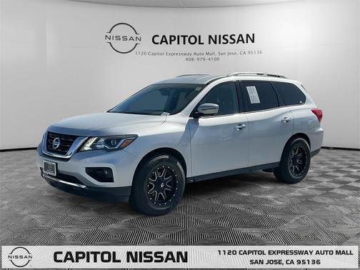2019 Nissan Pathfinder SL
