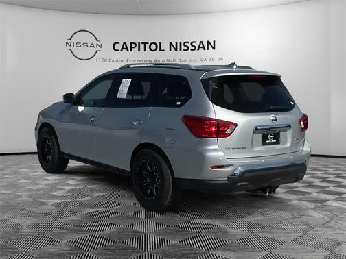 2019 Nissan Pathfinder SL