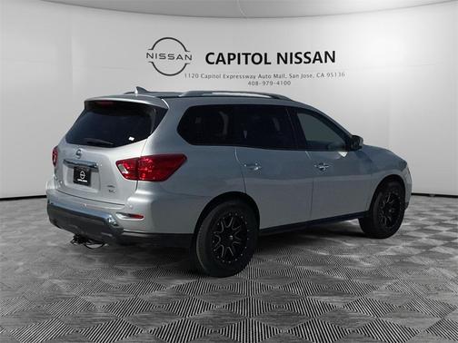 2019 Nissan Pathfinder SL