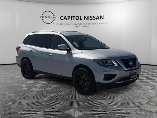2019 Nissan Pathfinder SL