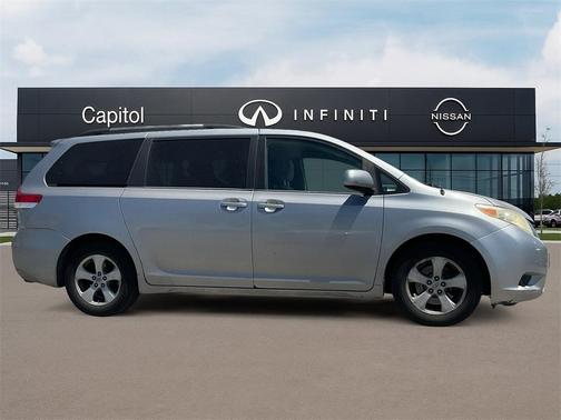 2013 Toyota Sienna LE