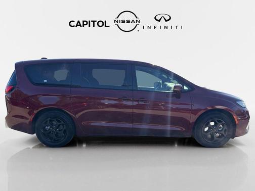 2022 Chrysler Pacifica Hybrid Limited