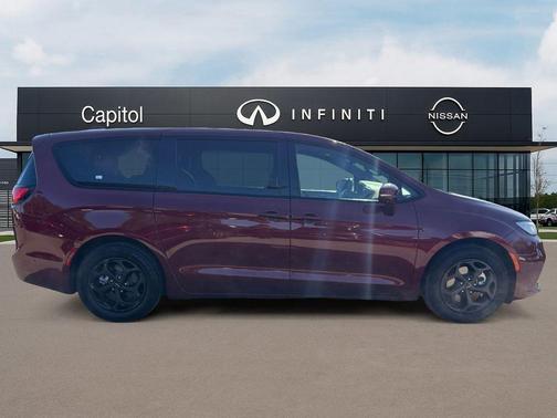 2022 Chrysler Pacifica Hybrid Limited