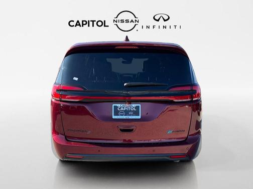 2022 Chrysler Pacifica Hybrid Limited