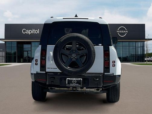 2024 Land Rover Defender P400 X-Dynamic SE