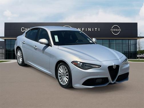 2022 Alfa Romeo Giulia Base