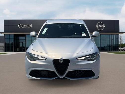 2022 Alfa Romeo Giulia Base