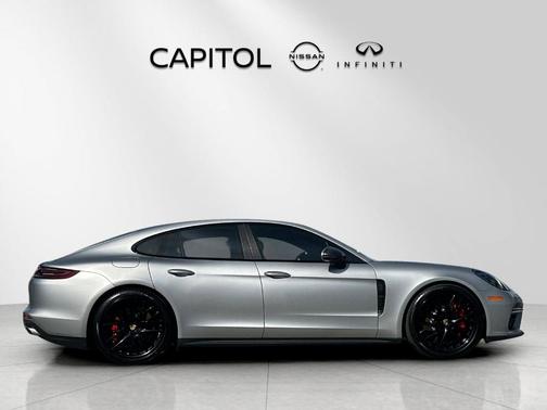 GT Silver Metallic 2017 Porsche Panamera Turbo