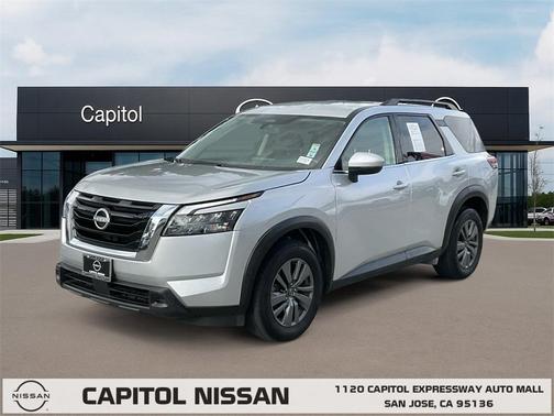 2024 Nissan Pathfinder SV