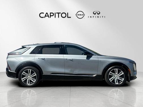 2024 Cadillac LYRIQ Tech