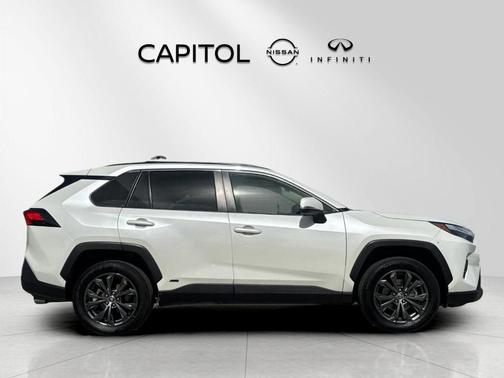 2022 Toyota RAV4 Hybrid XLE Premium