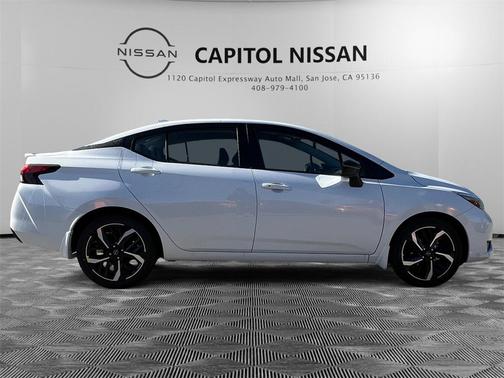 2025 Nissan Versa 1.6 SR