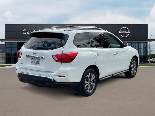 2020 Nissan Pathfinder S