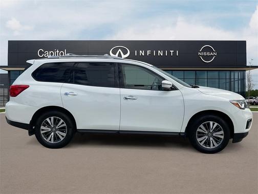 2020 Nissan Pathfinder S