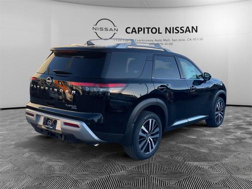 2025 Nissan Pathfinder Platinum