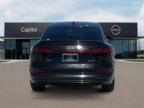 2022 Audi e-tron S line Premium