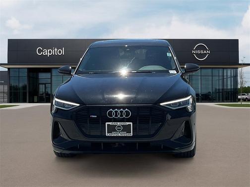 2022 Audi e-tron S line Premium