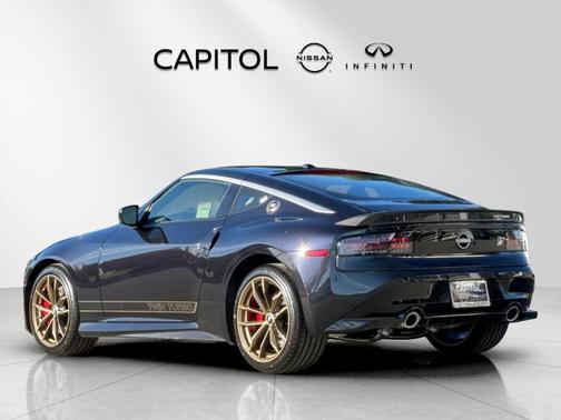 Dark Bluish Green Metallic 2026 Nissan Z performance