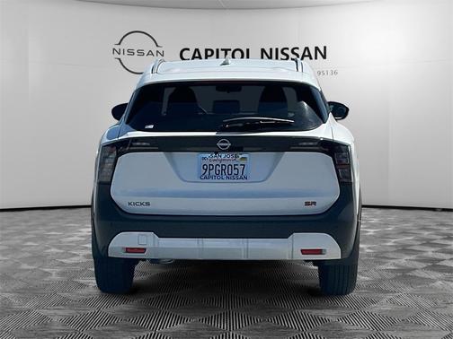 2025 Nissan Kicks SR