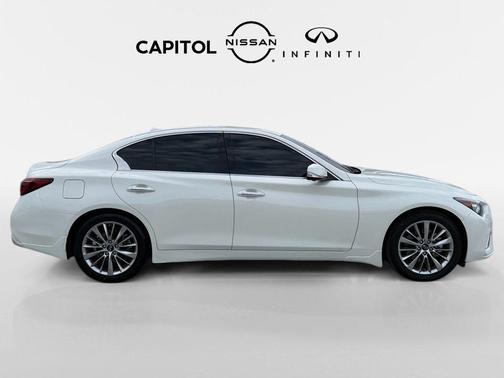 2023 INFINITI Q50 LUXE