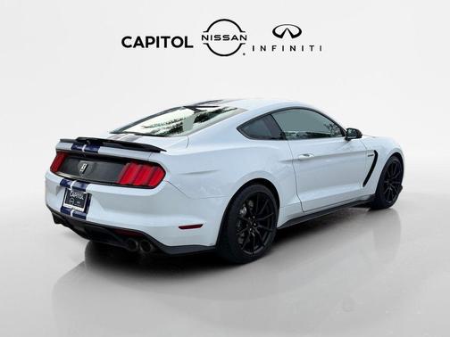 2016 Ford Shelby GT350 Base