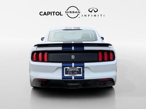 2016 Ford Shelby GT350 Base