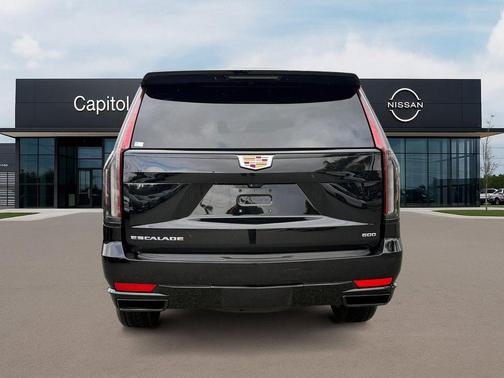 2023 Cadillac Escalade Sport