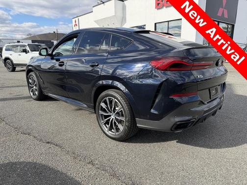 2022 BMW X6 M50i