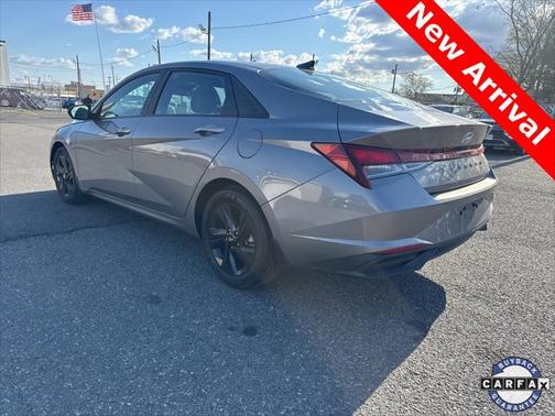2022 Hyundai ELANTRA SEL