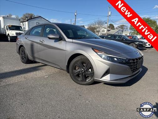 2022 Hyundai ELANTRA SEL