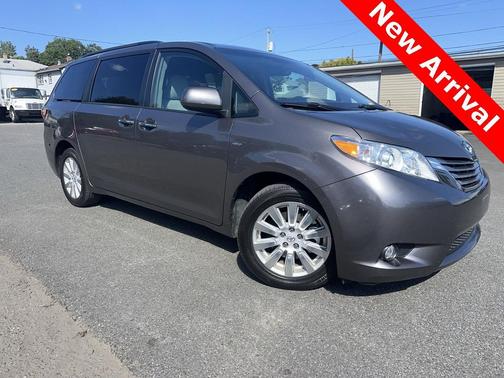 2017 Toyota Sienna XLE