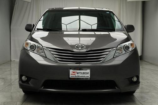 2017 Toyota Sienna XLE