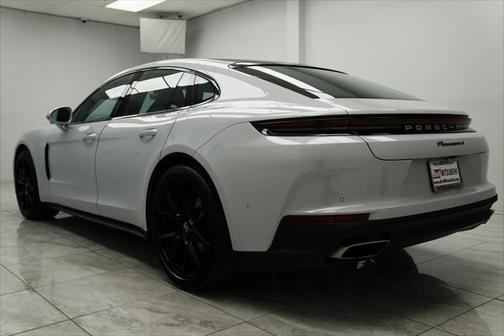 2025 Porsche Panamera 4