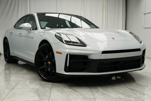 2025 Porsche Panamera 4