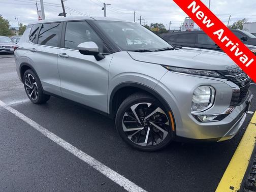 2022 Mitsubishi Outlander SE