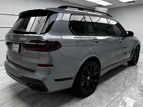 2023 BMW X7 M60i