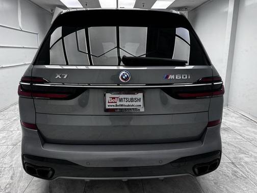 2023 BMW X7 M60i