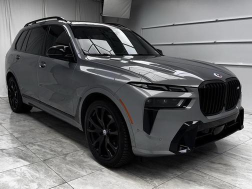 2023 BMW X7 M60i