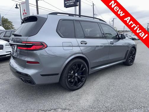 2023 BMW X7 M60i