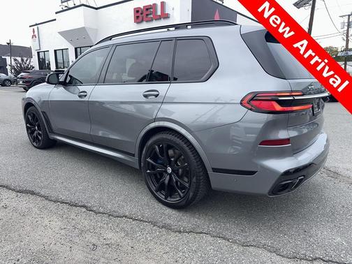 2023 BMW X7 M60i