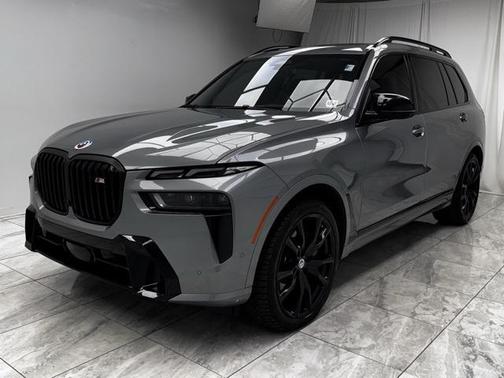 2023 BMW X7 M60i