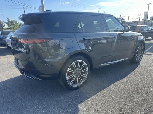 2024 Land Rover Range Rover Sport SE
