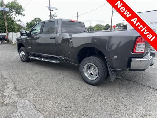 2024 RAM 3500 Big Horn Crew Cab 4x4 8' Box
