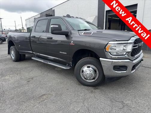 2024 RAM 3500 Big Horn Crew Cab 4x4 8' Box
